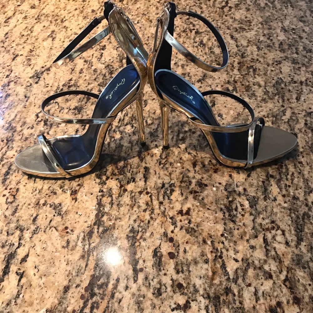 Qupid three strap heeled sandal